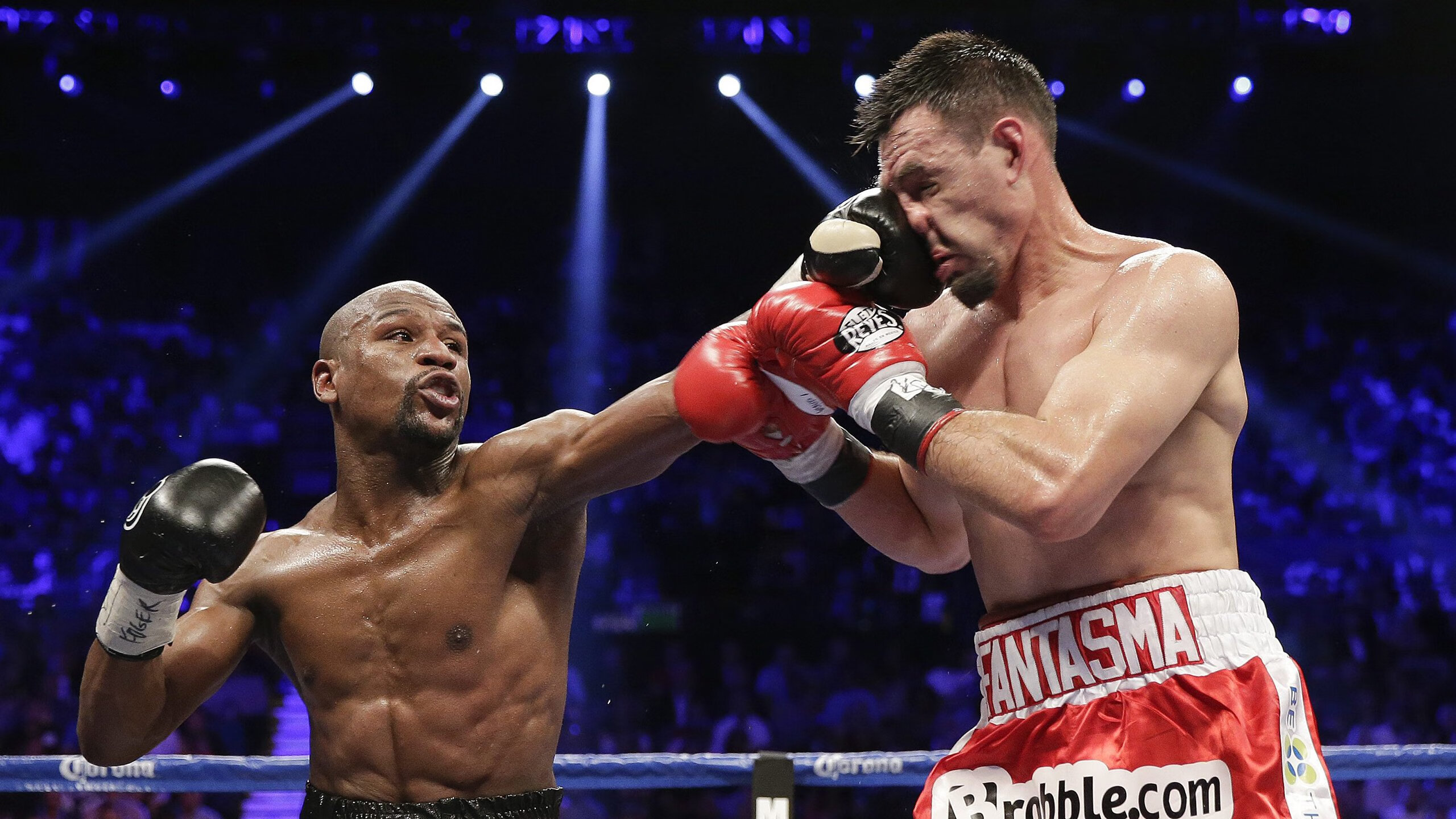 九游登录中心-中澳接力赛后互相致意展风度，中澳之间